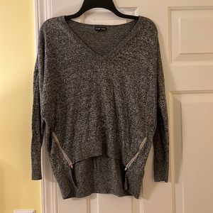 Express Hi-lo v-neck sweater with side zippers, size xs